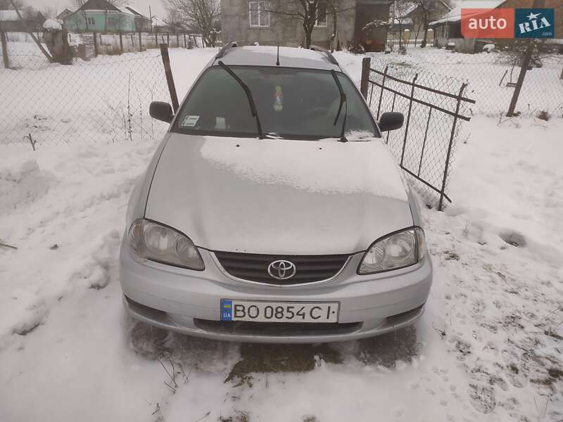 Универсал Toyota Avensis 2002 в Лановцах