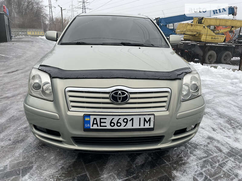 Седан Toyota Avensis 2005 в Днепре