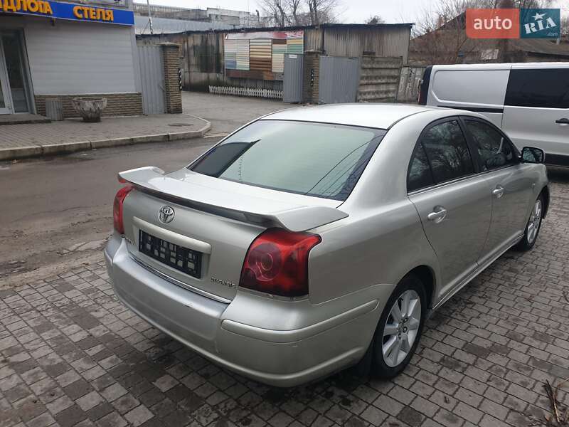 Седан Toyota Avensis 2005 в Запорожье
