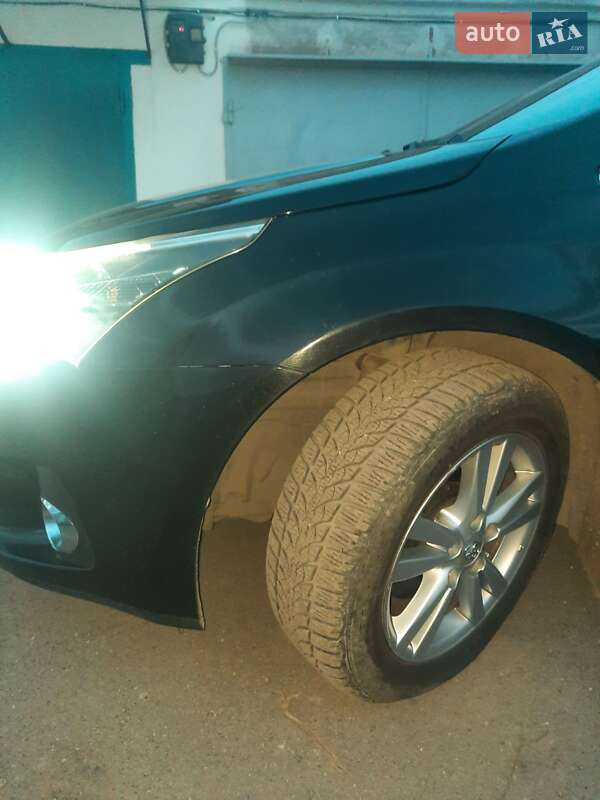 Універсал Toyota Avensis 2013 в Ізмаїлі