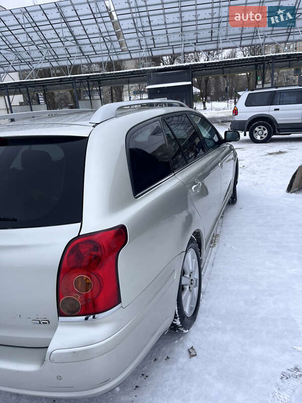 Универсал Toyota Avensis 2004 в Луцке