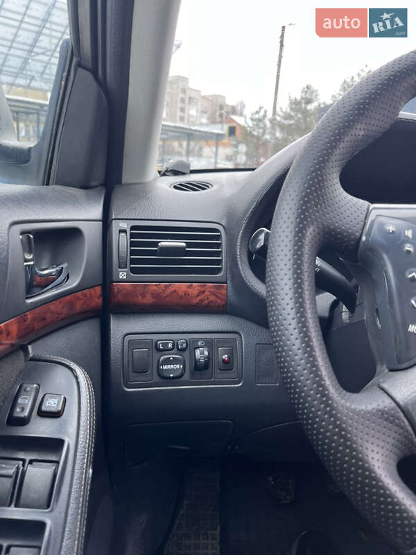 Универсал Toyota Avensis 2004 в Луцке