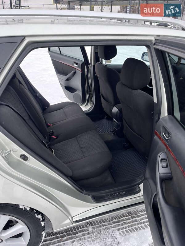 Универсал Toyota Avensis 2004 в Луцке