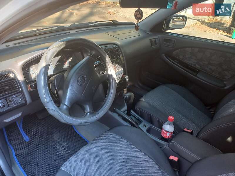 Седан Toyota Avensis 1998 в Одессе