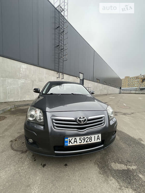 Седан Toyota Avensis 2007 в Киеве