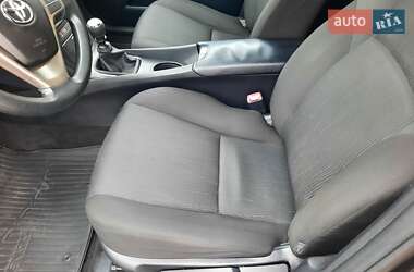 Универсал Toyota Avensis 2011 в Полтаве