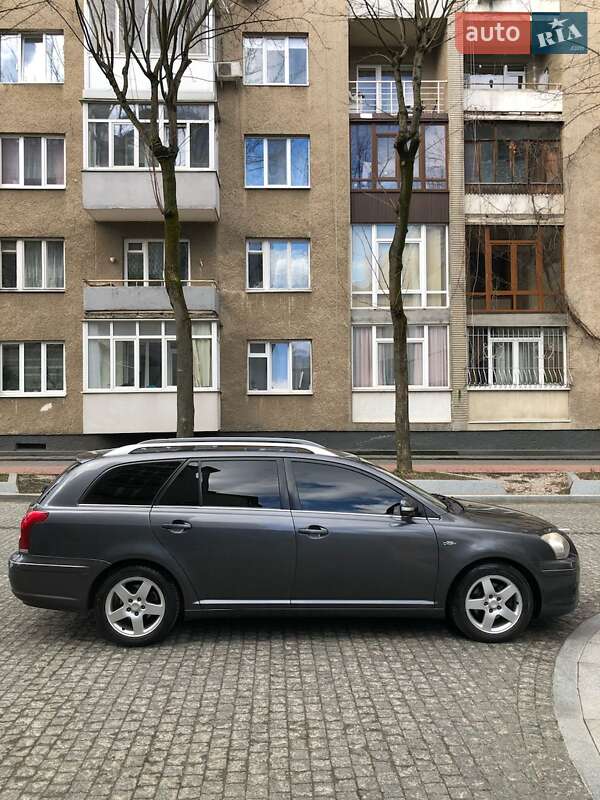Універсал Toyota Avensis 2006 в Львові