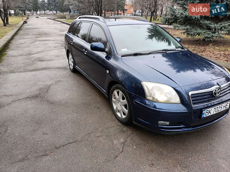 Універсал Toyota Avensis 2003 в Рівному