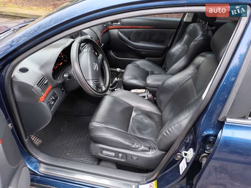 Універсал Toyota Avensis 2003 в Рівному