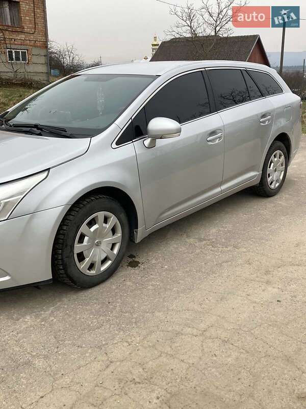 Универсал Toyota Avensis 2010 в Трускавце