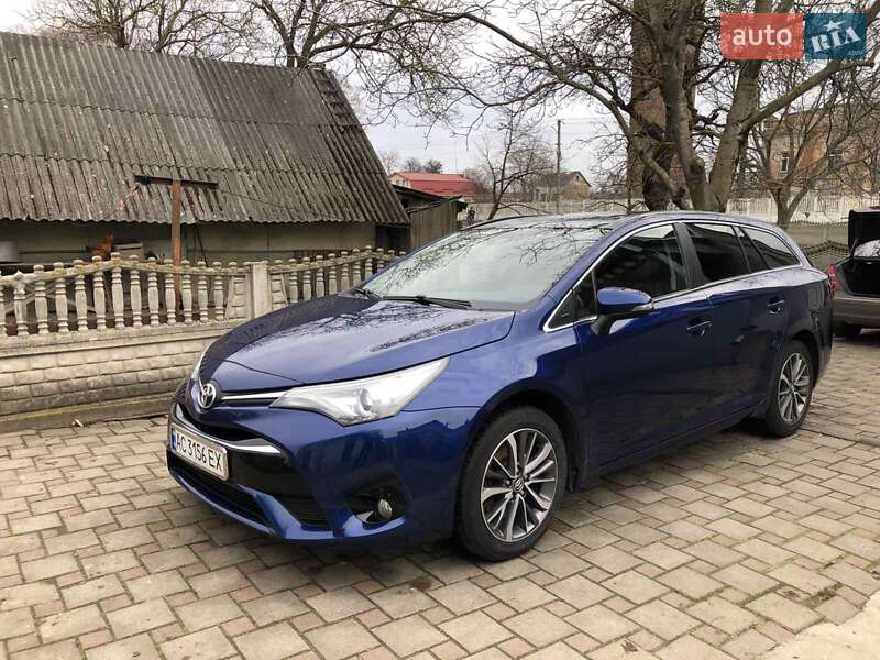 Toyota Avensis 2015