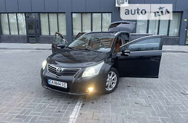 Универсал Toyota Avensis 2010 в Черкассах