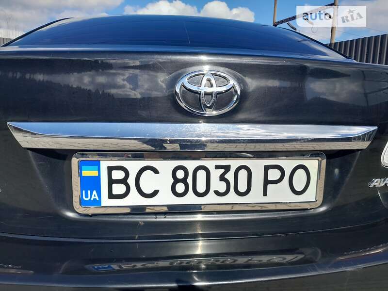 Седан Toyota Avensis 2013 в Дрогобыче