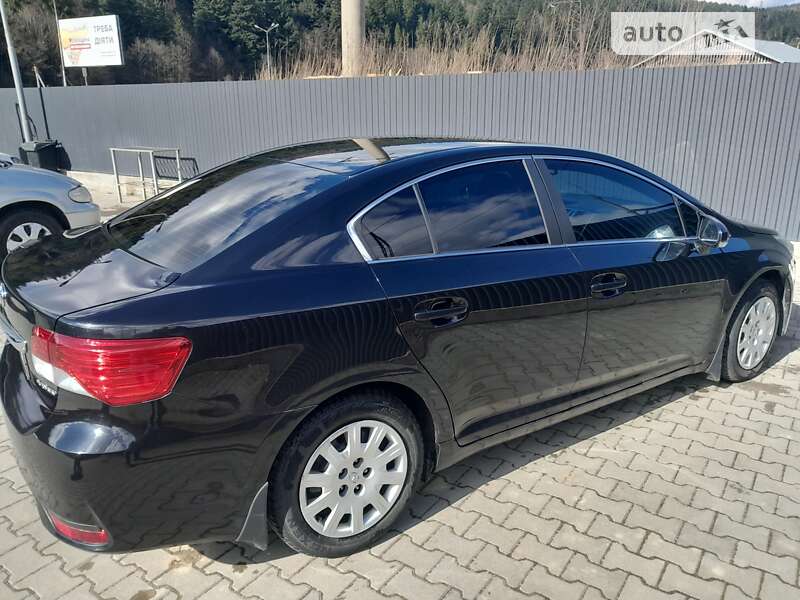Седан Toyota Avensis 2013 в Дрогобыче