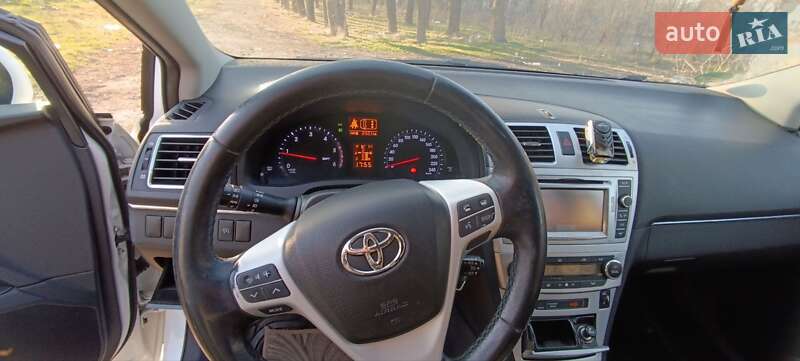 Универсал Toyota Avensis 2012 в Болграде