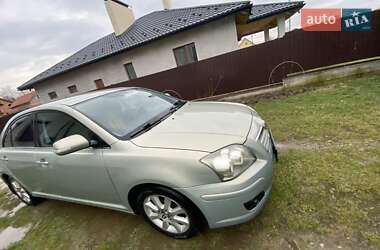 Седан Toyota Avensis 2007 в Самборе