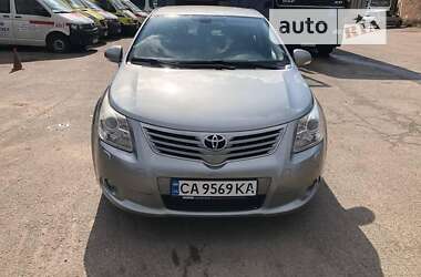 Седан Toyota Avensis 2011 в Умани