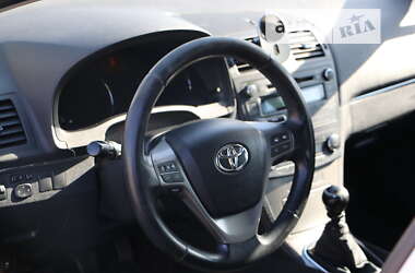 Седан Toyota Avensis 2010 в Киеве