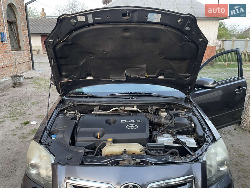 Универсал Toyota Avensis 2008 в Шептицькому