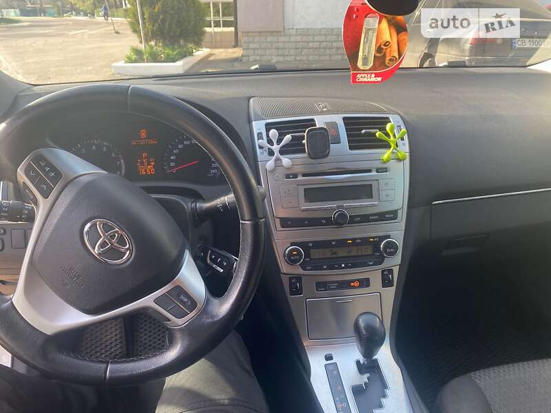 Седан Toyota Avensis 2013 в Бахмаче