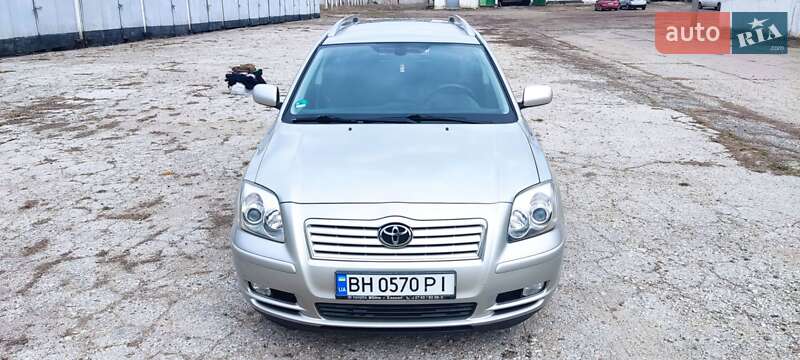 Універсал Toyota Avensis 2004 в Болграді
