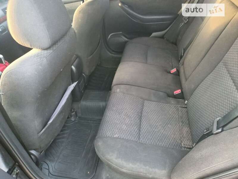 Универсал Toyota Avensis 2004 в Белой Церкви