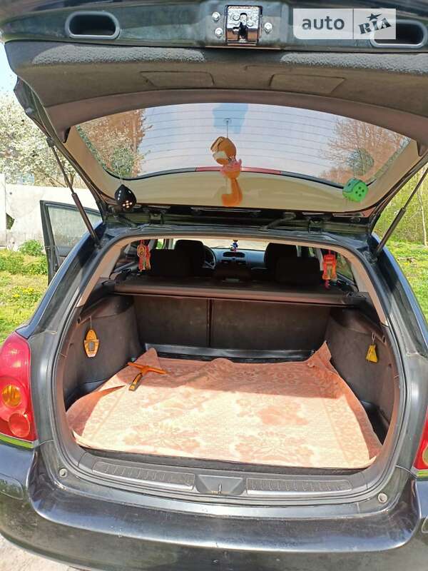 Универсал Toyota Avensis 2004 в Белой Церкви