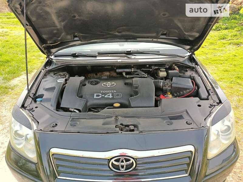 Универсал Toyota Avensis 2004 в Белой Церкви