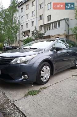 Универсал Toyota Avensis 2014 в Ивано-Франковске