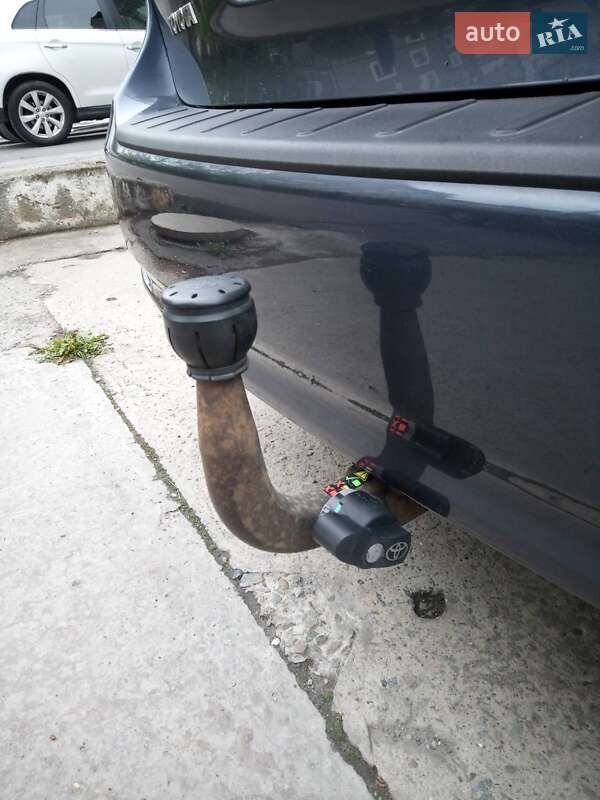 Универсал Toyota Avensis 2014 в Ивано-Франковске
