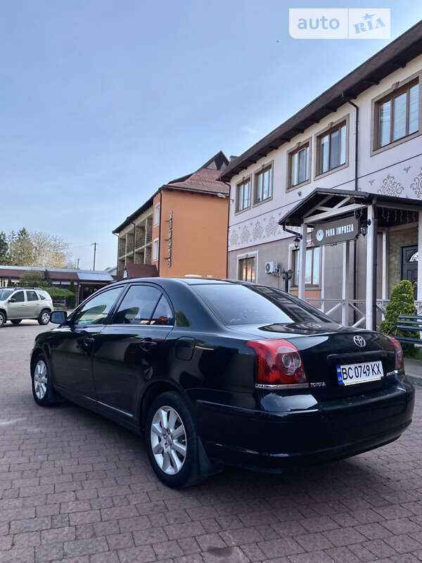 Седан Toyota Avensis 2008 в Стрые