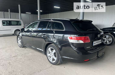 Універсал Toyota Avensis 2010 в Житомирі