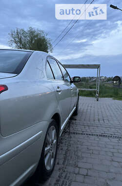 Седан Toyota Avensis 2005 в Львові
