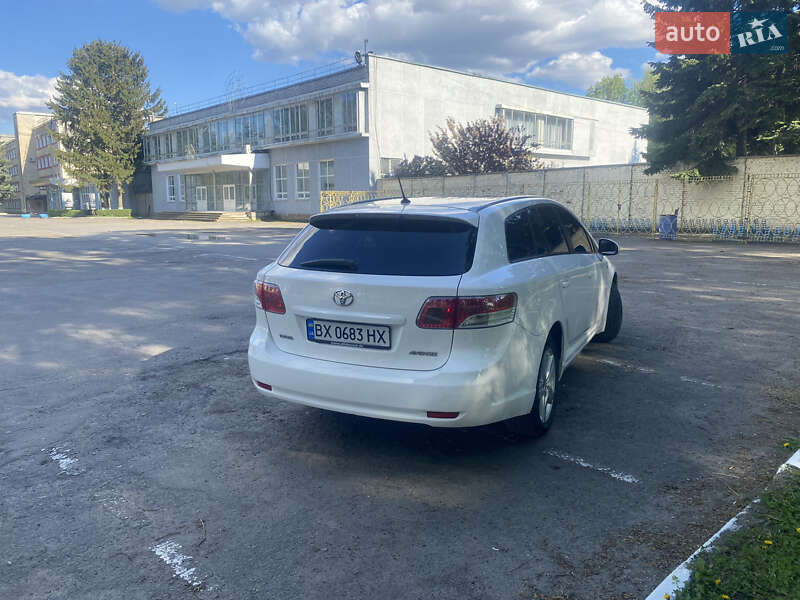 Универсал Toyota Avensis 2010 в Хмельницком