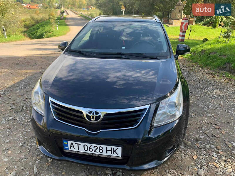 Універсал Toyota Avensis 2011 в Коломиї
