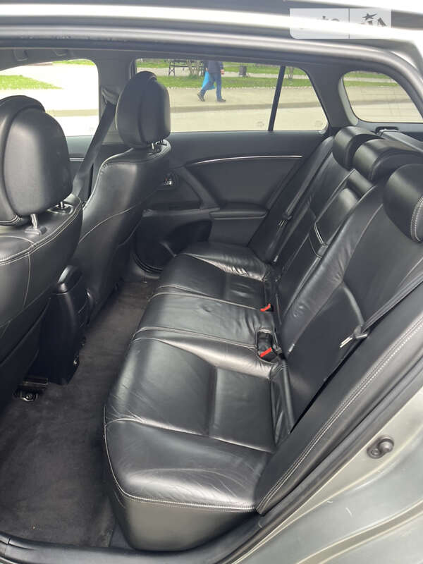 Универсал Toyota Avensis 2010 в Бродах