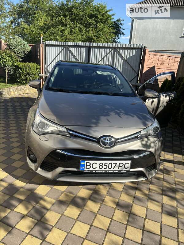 Універсал Toyota Avensis 2015 в Львові