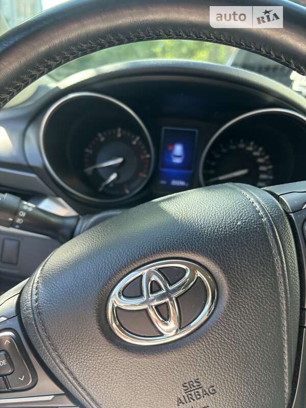 Універсал Toyota Avensis 2015 в Львові