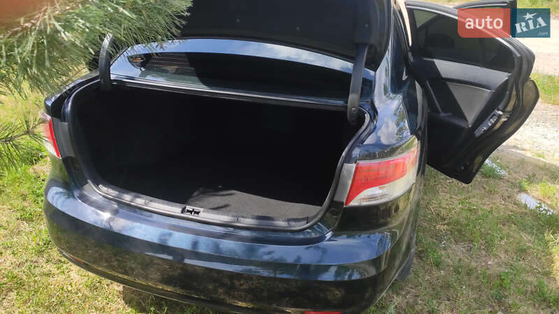 Седан Toyota Avensis 2010 в Новоднестровске