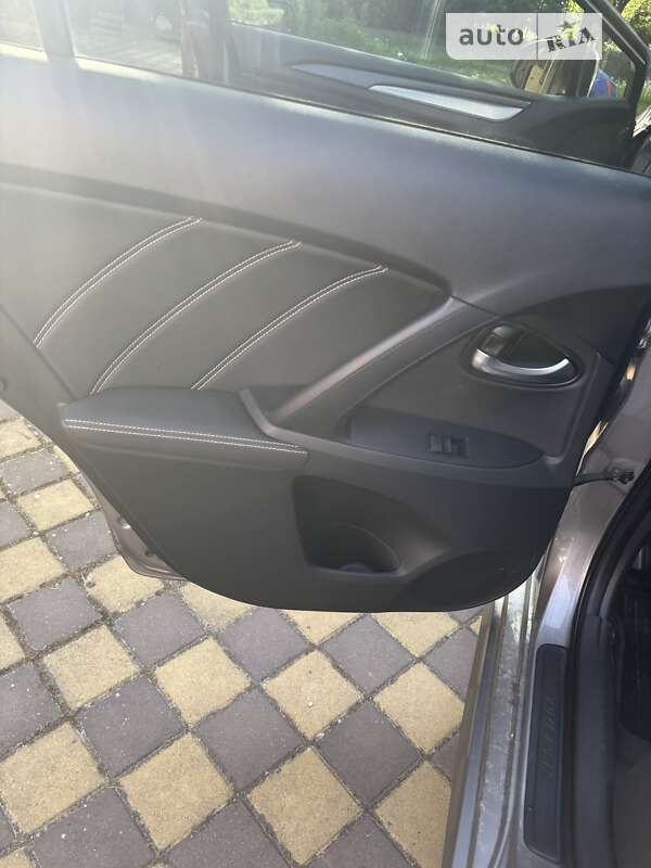 Універсал Toyota Avensis 2015 в Львові