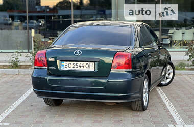 Седан Toyota Avensis 2004 в Одессе