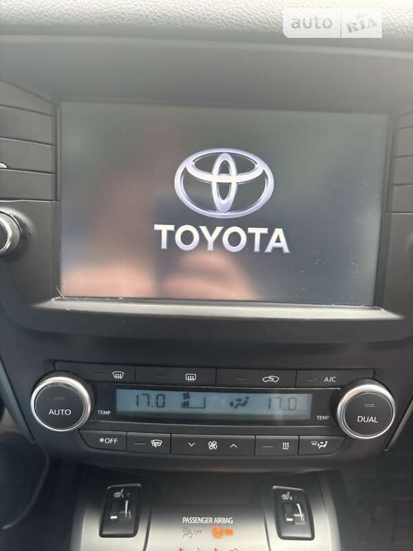 Універсал Toyota Avensis 2015 в Львові