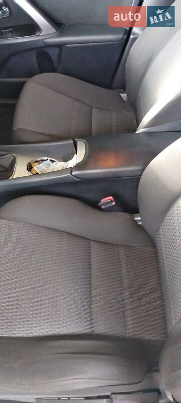 Седан Toyota Avensis 2011 в Пятихатках