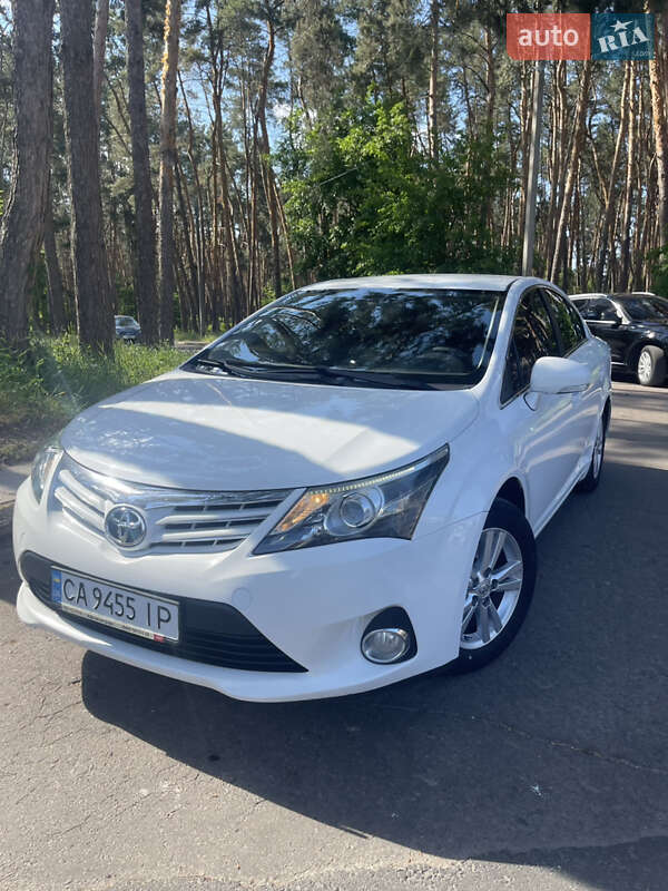 Toyota Avensis 2012
