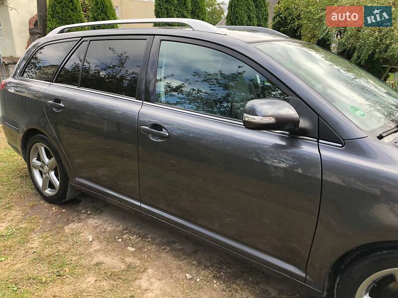 Универсал Toyota Avensis 2006 в Дрогобыче