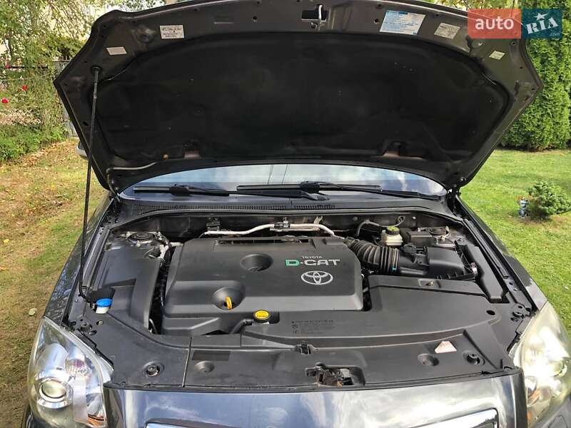 Универсал Toyota Avensis 2006 в Дрогобыче