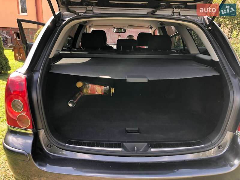 Универсал Toyota Avensis 2006 в Дрогобыче