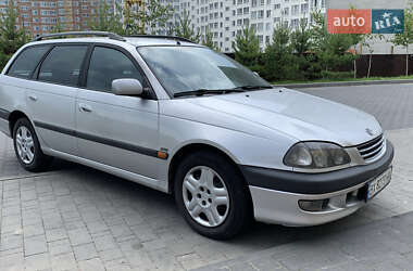 Універсал Toyota Avensis 1998 в Хмельницькому