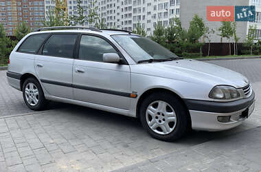 Универсал Toyota Avensis 1998 в Хмельницком