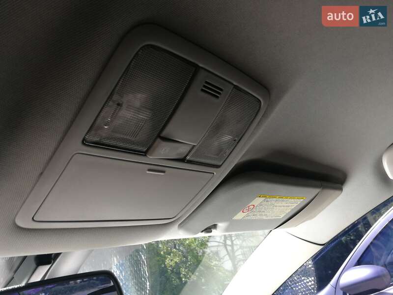 Седан Toyota Avensis 2008 в Киеве